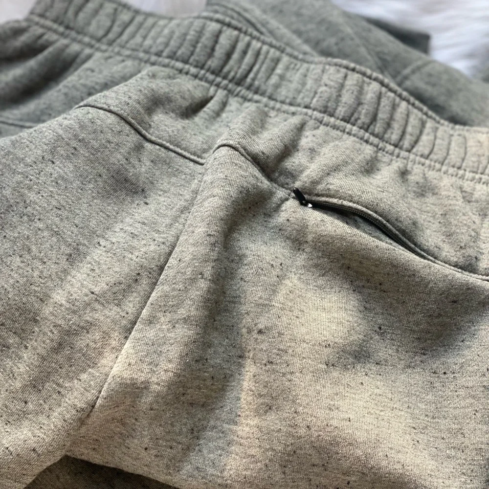 VRST Sweatshirt sweatpants set medium - Picture 11 of 12